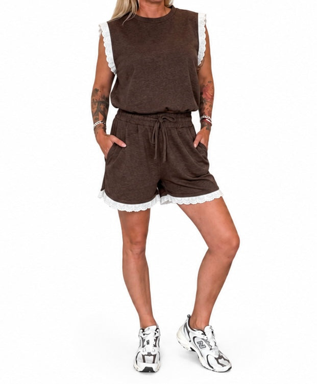 Lace set brown